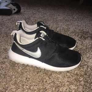 Nike Roshe Black